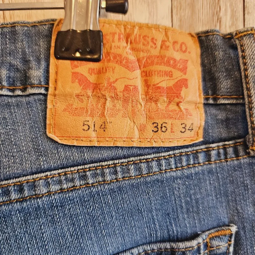 Levis 514 Men's size 36x34 Regular Fit Straight Leg Denim Jeans